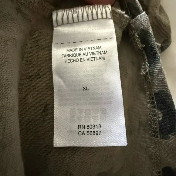 Lucky Brand Women’s Olive Leopard Pocket Tee size XL - Picture 6 of 7